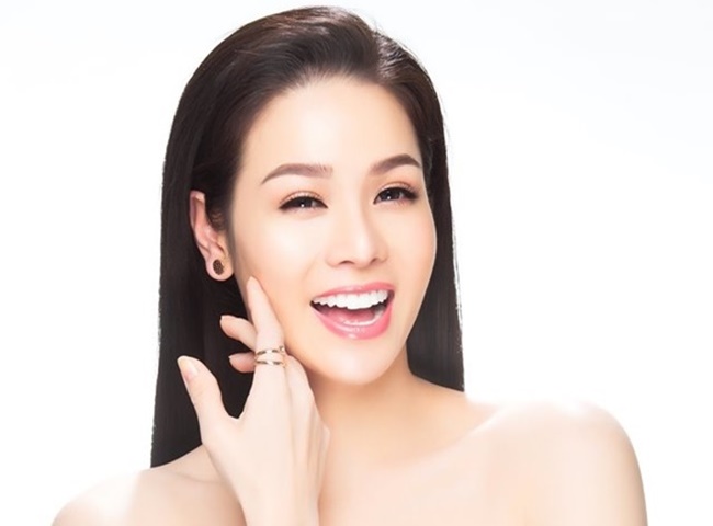 Nhật Kim Anh - Tiểu sử và sự nghiệp